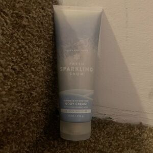 Fresh Sparkling Snow B&BW